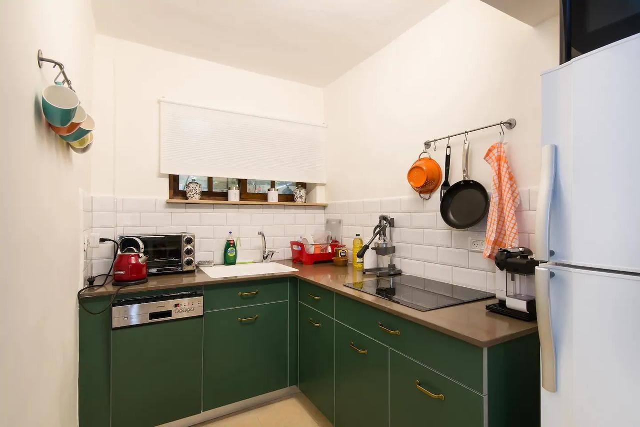 Cozy Apartment In The Carmel Center Хайфа Экстерьер фото